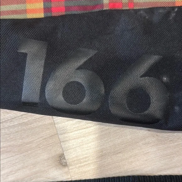 Burton 166 Snowboard Plaid & Black Bag with shoulder straps - Picture 2 of 10